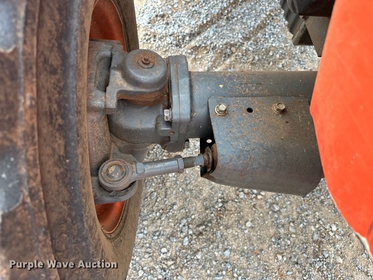 image for item DO7046 Kubota  MX5800 MFWD tractor