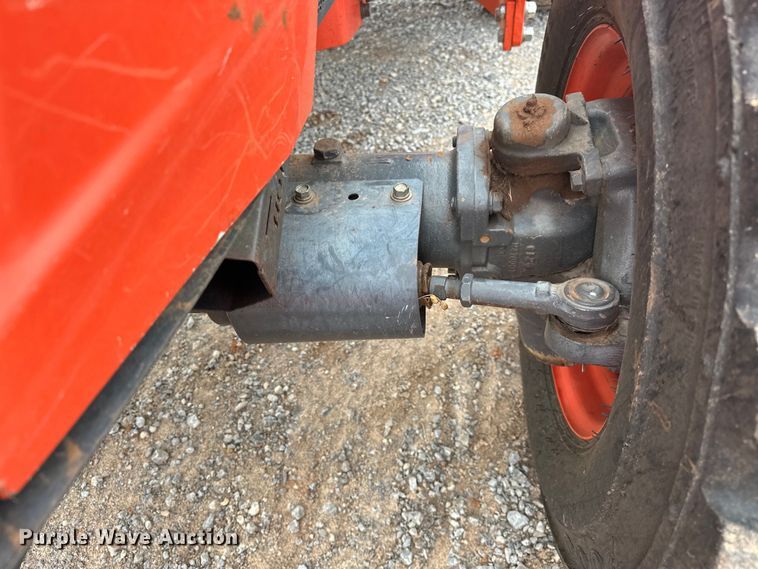 image for item DO7046 Kubota  MX5800 MFWD tractor