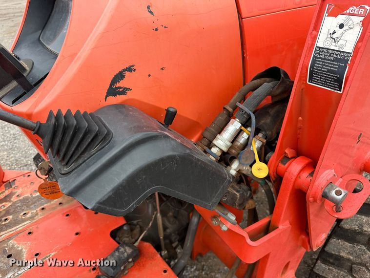 image for item DO7046 Kubota  MX5800 MFWD tractor
