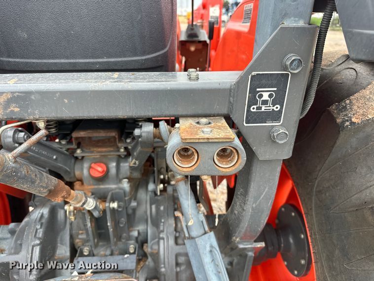 image for item DO7046 Kubota  MX5800 MFWD tractor