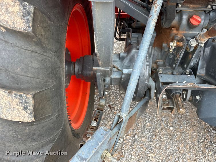 image for item DO7046 Kubota  MX5800 MFWD tractor