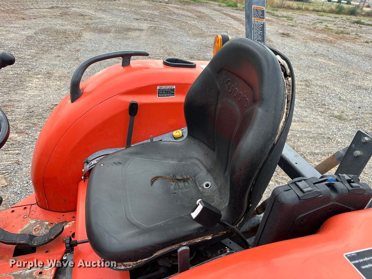 image for item DO7046 Kubota  MX5800 MFWD tractor