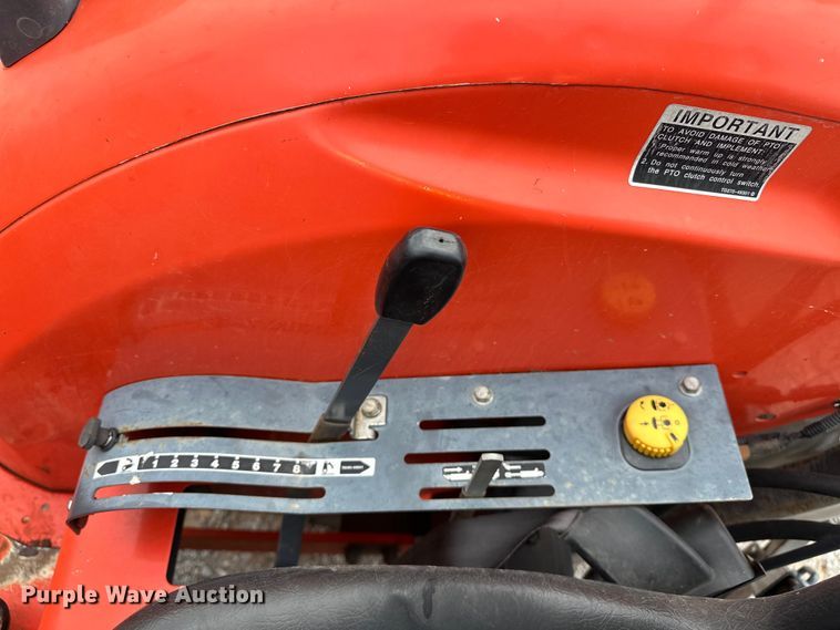 image for item DO7046 Kubota  MX5800 MFWD tractor