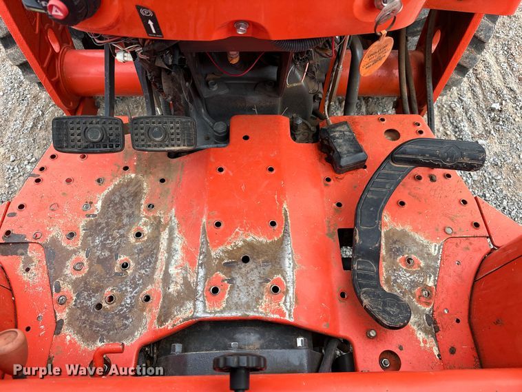 image for item DO7046 Kubota  MX5800 MFWD tractor