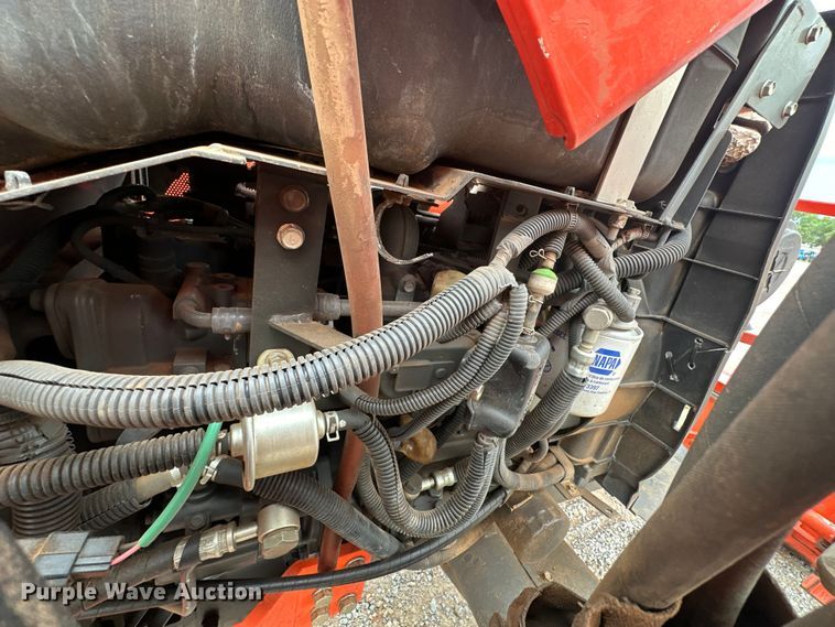 image for item DO7046 Kubota  MX5800 MFWD tractor