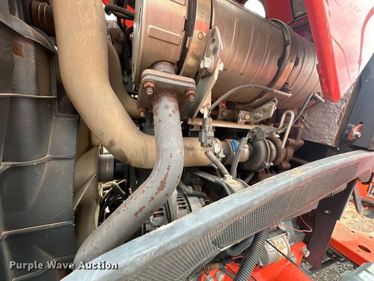 image for item DO7046 Kubota  MX5800 MFWD tractor