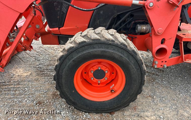 image for item DO7046 Kubota  MX5800 MFWD tractor