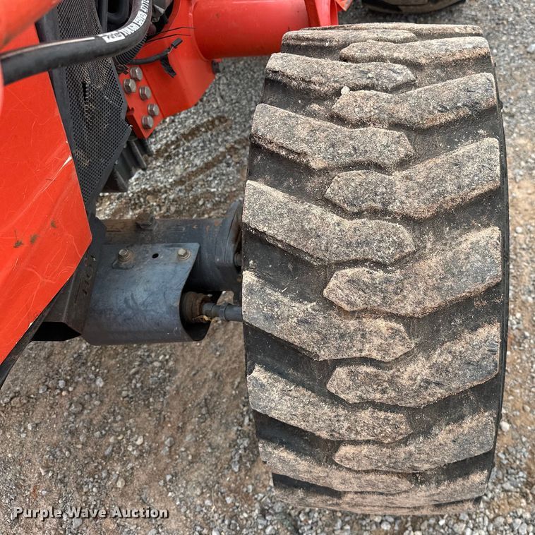 image for item DO7046 Kubota  MX5800 MFWD tractor