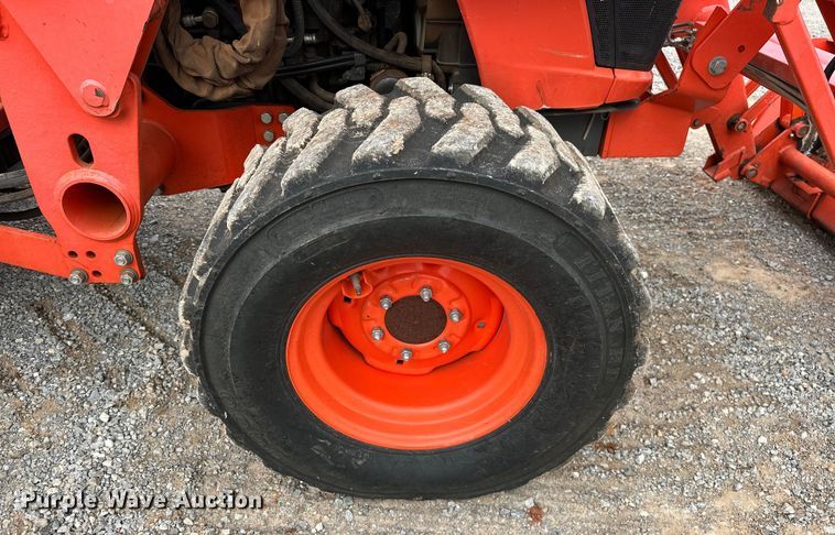 image for item DO7046 Kubota  MX5800 MFWD tractor