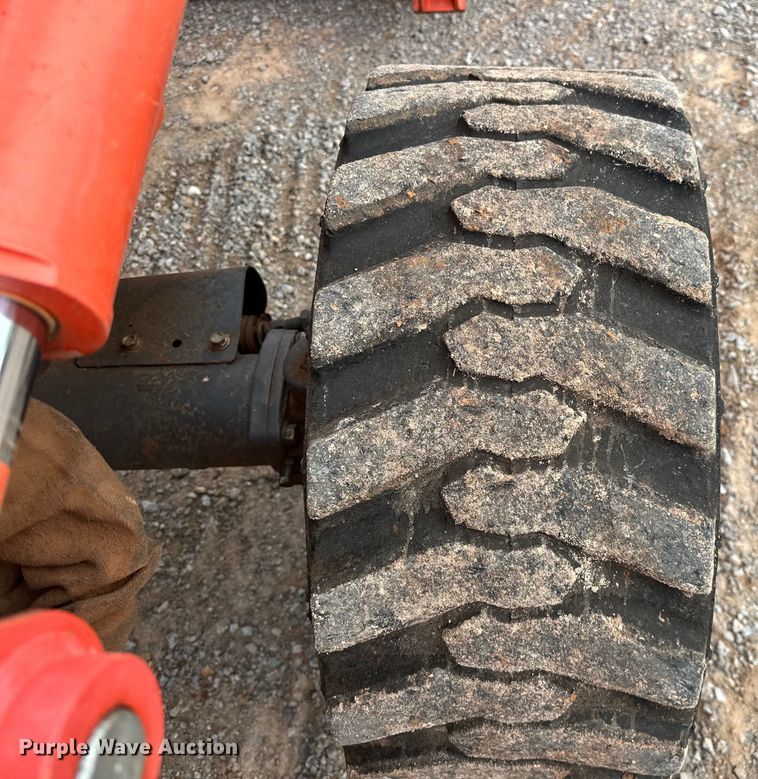 image for item DO7046 Kubota  MX5800 MFWD tractor