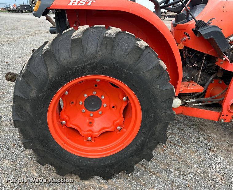 image for item DO7046 Kubota  MX5800 MFWD tractor