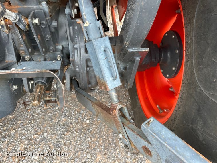 image for item DO7046 Kubota  MX5800 MFWD tractor