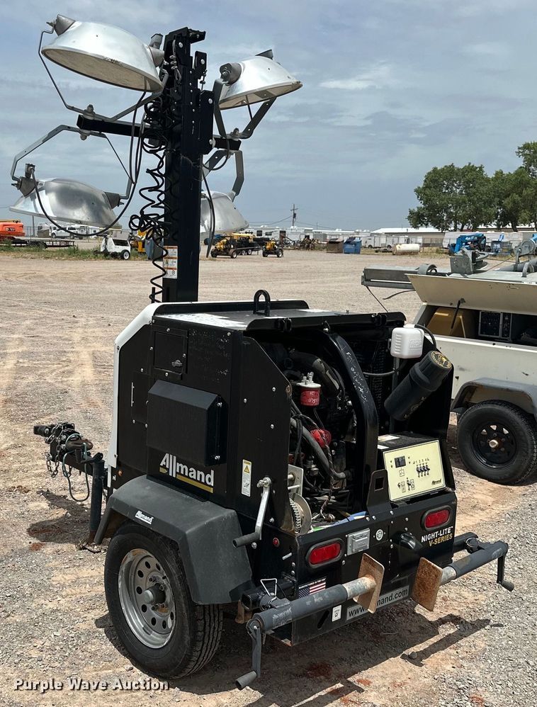 image for item DO7052 2017 Allmand Bros Night-Lite V-Series  light plant