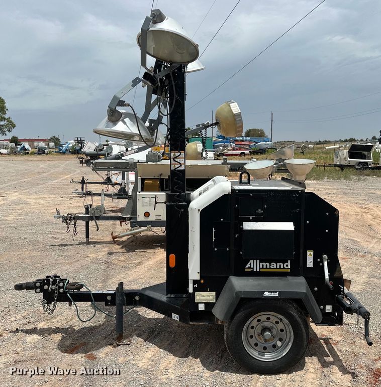 image for item DO7052 2017 Allmand Bros Night-Lite V-Series  light plant