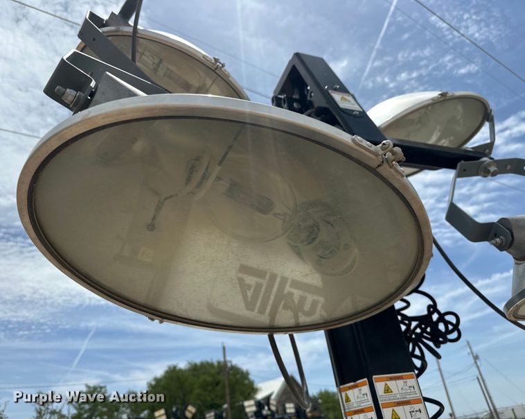 image for item DO7052 2017 Allmand Bros Night-Lite V-Series  light plant