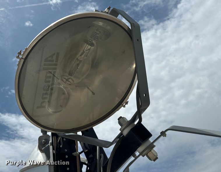 image for item DO7052 2017 Allmand Bros Night-Lite V-Series  light plant