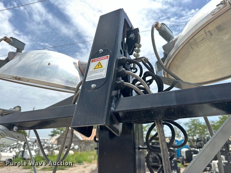 image for item DO7052 2017 Allmand Bros Night-Lite V-Series  light plant