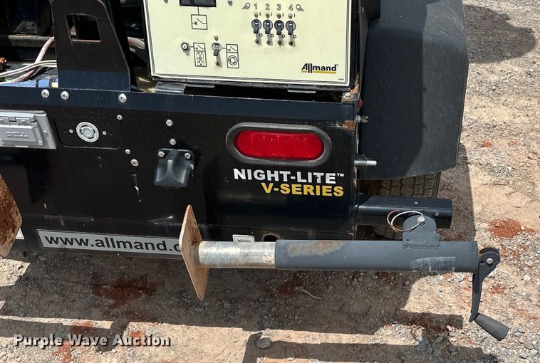 image for item DO7052 2017 Allmand Bros Night-Lite V-Series  light plant