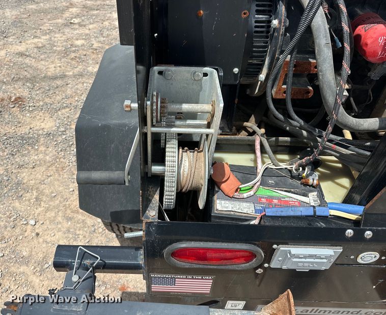 image for item DO7052 2017 Allmand Bros Night-Lite V-Series  light plant