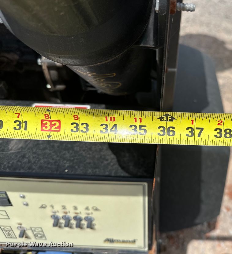 image for item DO7052 2017 Allmand Bros Night-Lite V-Series  light plant