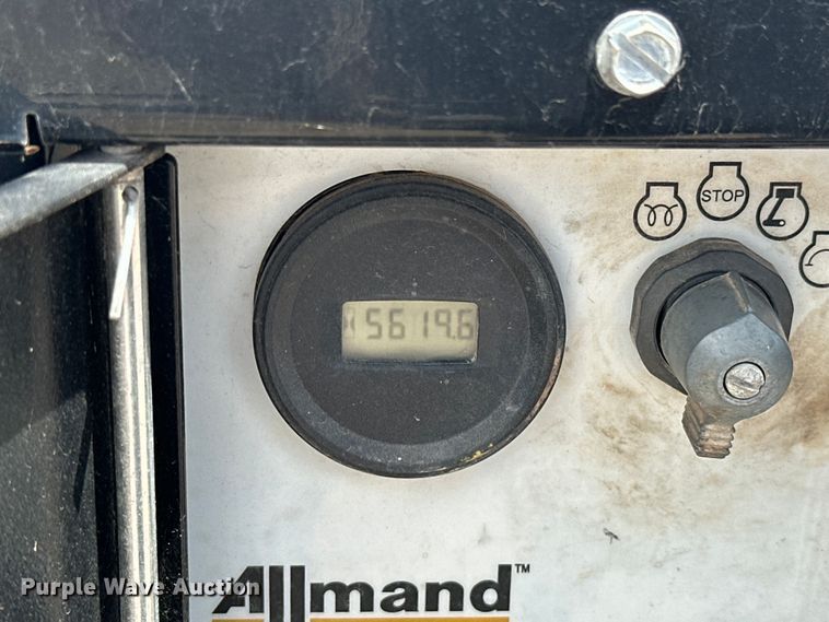 image for item DO7052 2017 Allmand Bros Night-Lite V-Series  light plant