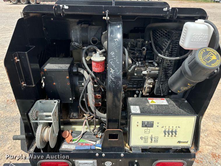 image for item DO7052 2017 Allmand Bros Night-Lite V-Series  light plant