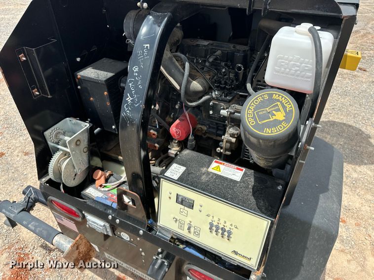 image for item DO7052 2017 Allmand Bros Night-Lite V-Series  light plant