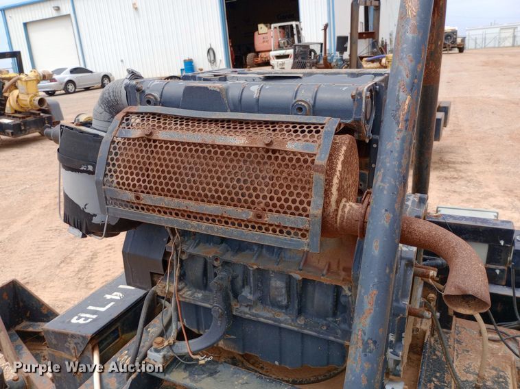 image for item DO7058 Deutz  F4L2011 engine