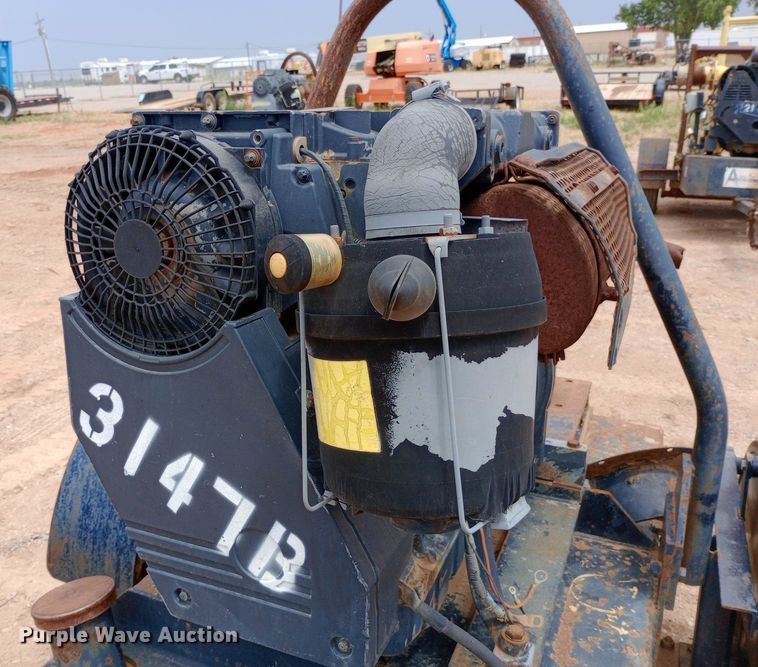 image for item DO7058 Deutz  F4L2011 engine