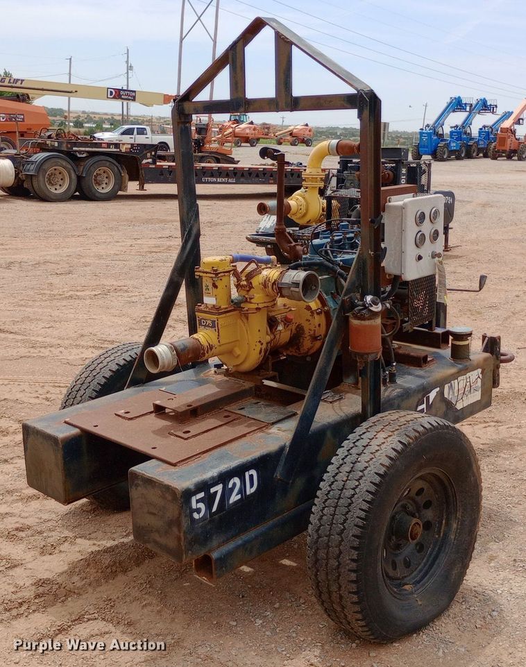 image for item DO7059 2006 Selwood  D75 water pump