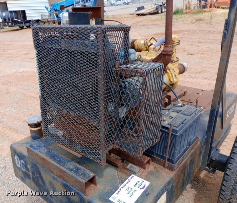 image for item DO7059 2006 Selwood  D75 water pump