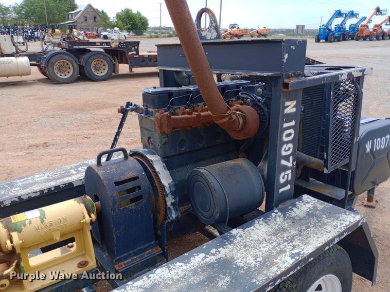 image for item DO7061 2011 Mission  pump trailer