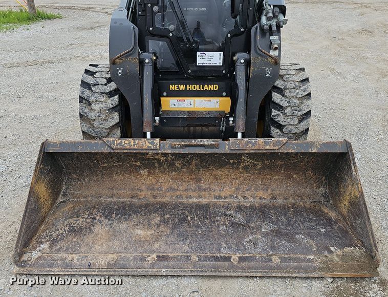 image for item DP0948 2015 New Holland L230 skid steer loader