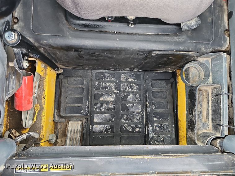 image for item DP0948 2015 New Holland L230 skid steer loader