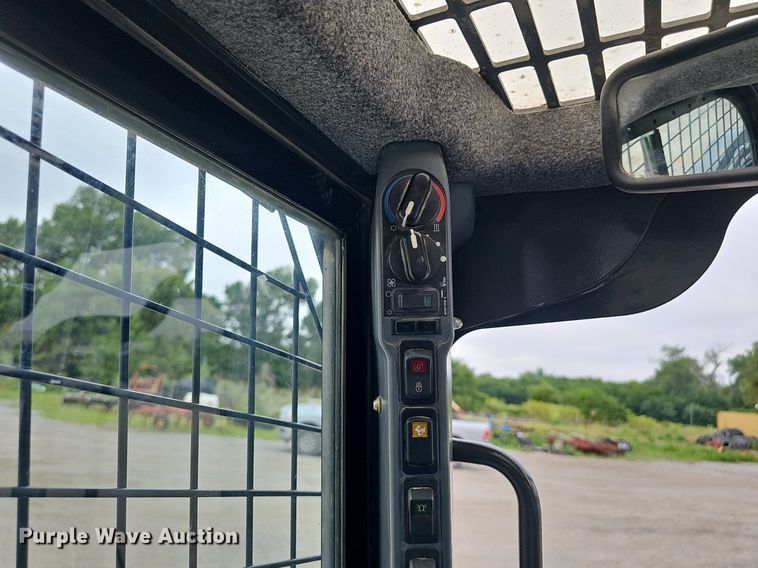 image for item DP0948 2015 New Holland L230 skid steer loader