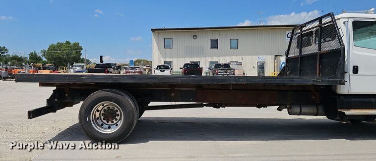 image for item DP0983 1997 Freightliner FL70 flatbed truck