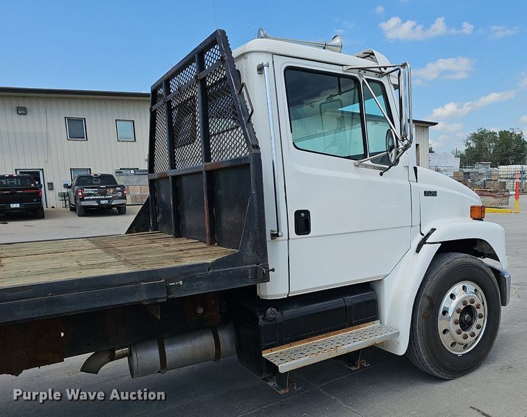 image for item DP0983 1997 Freightliner FL70 flatbed truck