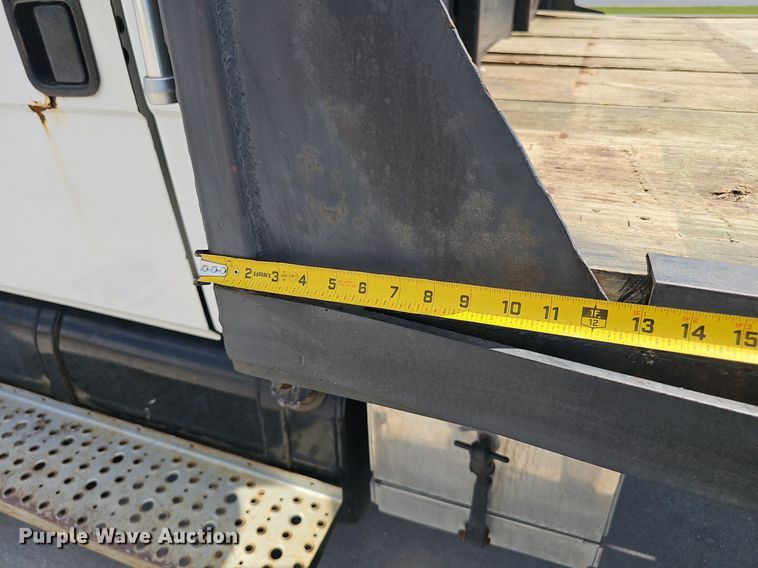 image for item DP0983 1997 Freightliner FL70 flatbed truck