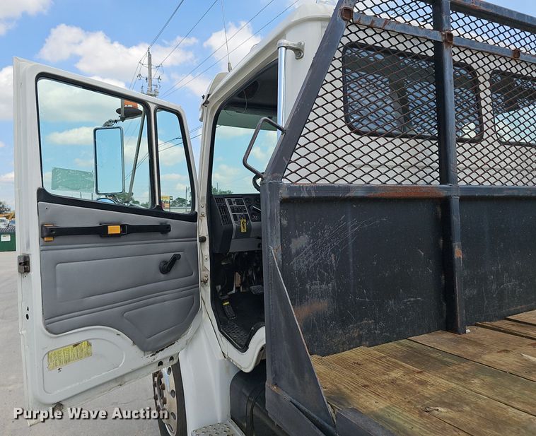 image for item DP0983 1997 Freightliner FL70 flatbed truck