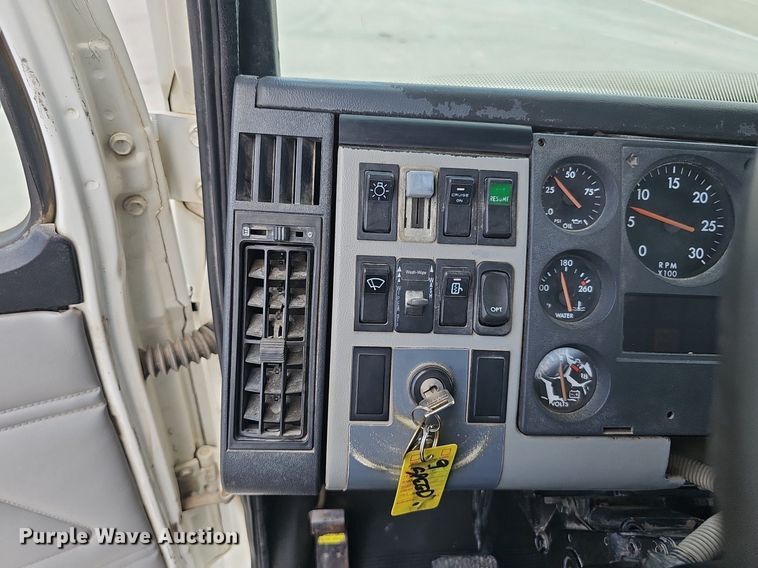 image for item DP0983 1997 Freightliner FL70 flatbed truck