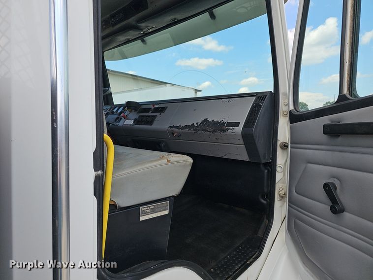 image for item DP0983 1997 Freightliner FL70 flatbed truck