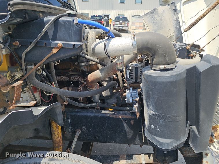 image for item DP0983 1997 Freightliner FL70 flatbed truck