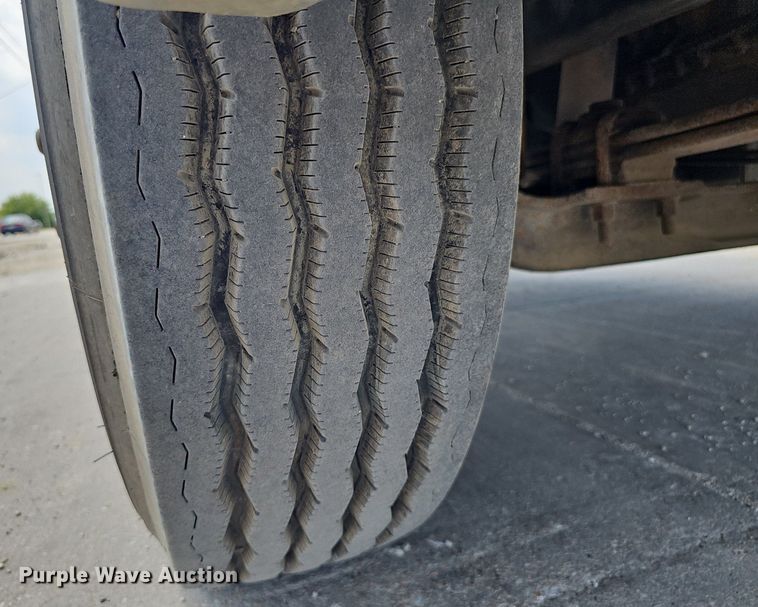 image for item DP0983 1997 Freightliner FL70 flatbed truck