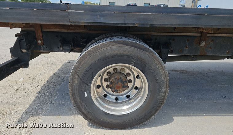 image for item DP0983 1997 Freightliner FL70 flatbed truck