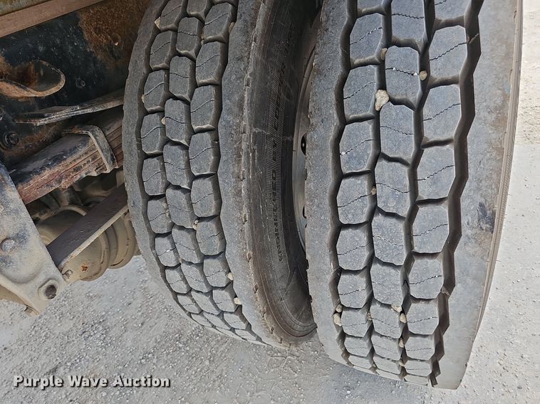 image for item DP0983 1997 Freightliner FL70 flatbed truck