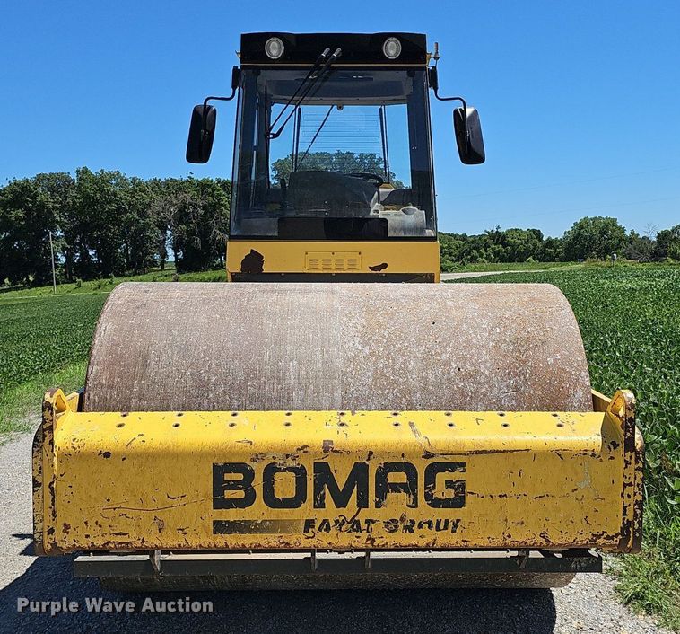 image for item DP0989 2011 Bomag BW 213DH-40 single drum vibratory roller