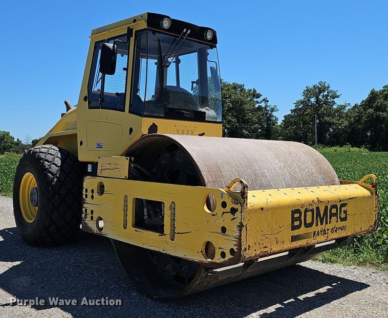 image for item DP0989 2011 Bomag BW 213DH-40 single drum vibratory roller