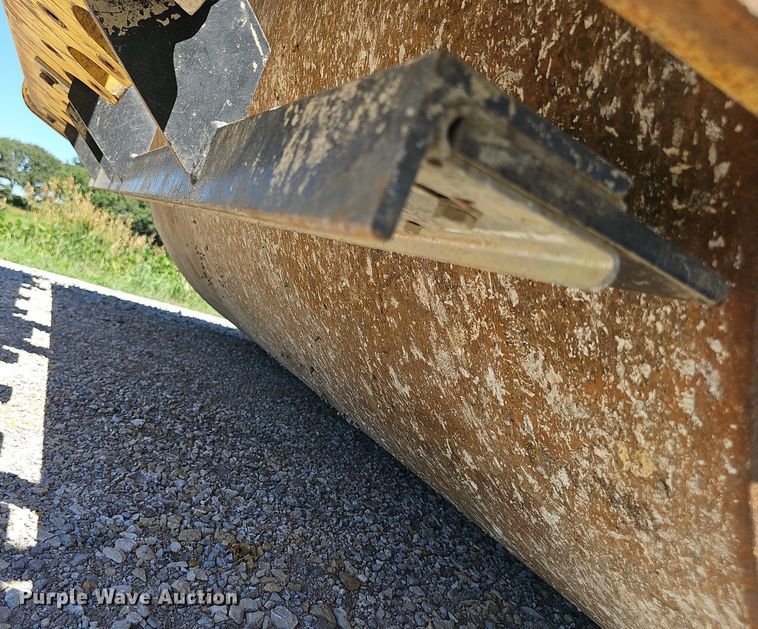 image for item DP0989 2011 Bomag BW 213DH-40 single drum vibratory roller