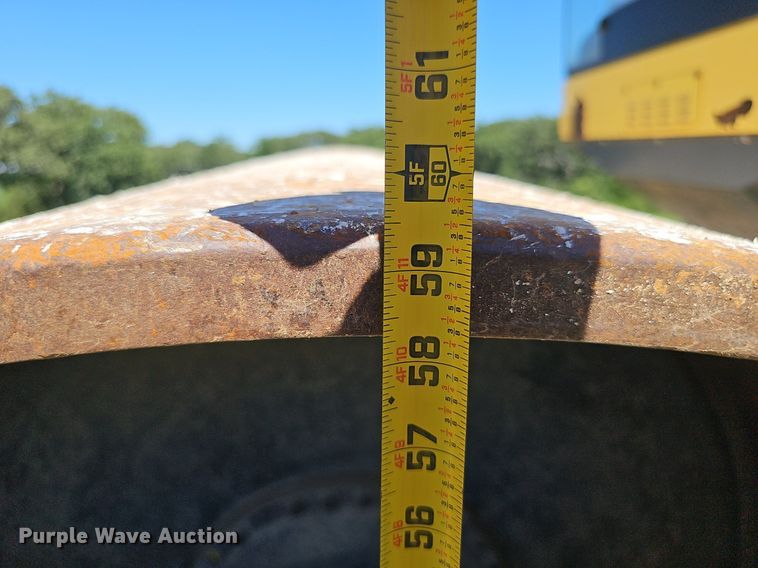 image for item DP0989 2011 Bomag BW 213DH-40 single drum vibratory roller