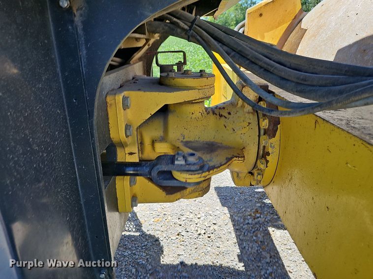 image for item DP0989 2011 Bomag BW 213DH-40 single drum vibratory roller